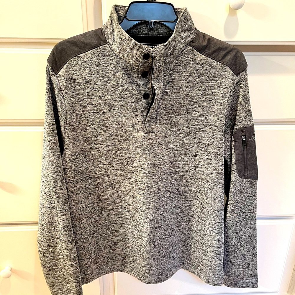MEN’S GREG NORMAN ~ THE SHARK 🦈 ~  1/4 Button Neck Golf Sweater  ~ SIZE MEDIUM